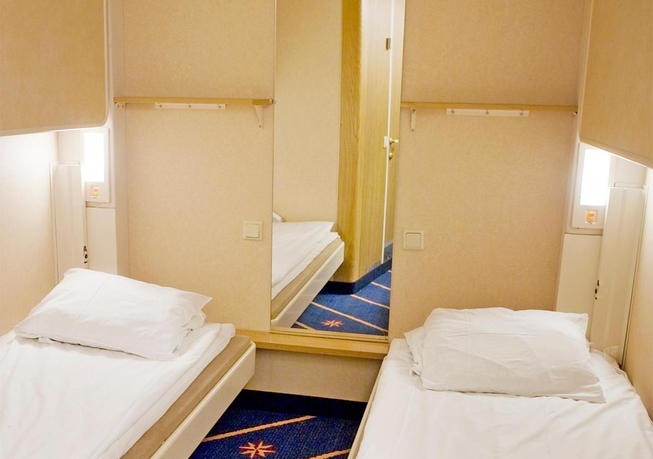  Viking Line Ferry Viking Cinderella - 2-night Cruise Stockholm-helsinki-stockholm *