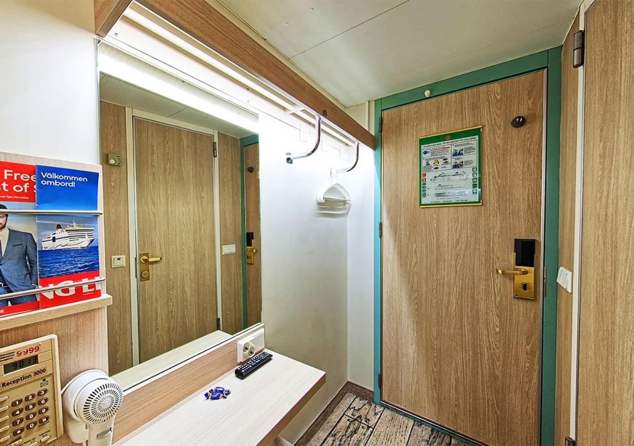  Viking Line Ferry Viking Cinderella - 2-night Cruise Stockholm-helsinki-stockholm